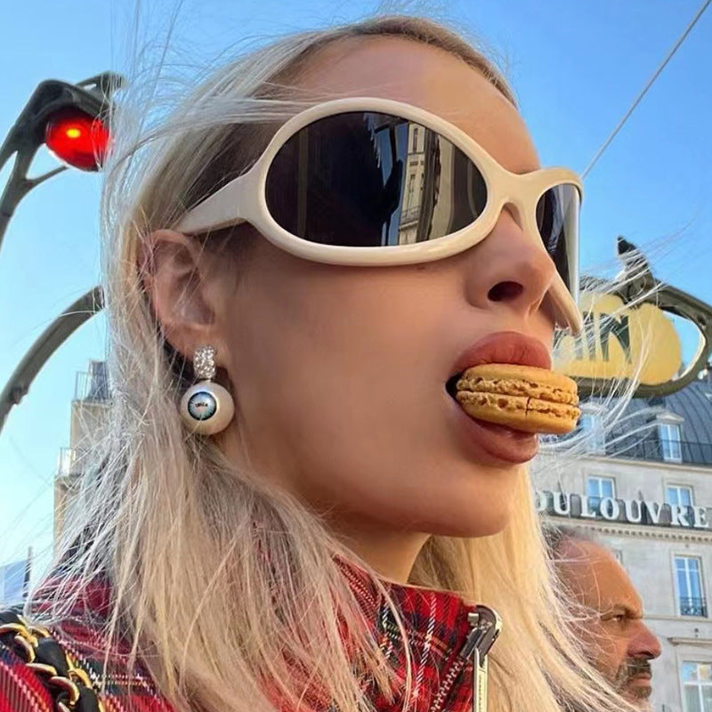 Damen stylische Sonnenbrille mit ergonomischem Design und schützendem UV-Filter Karnz