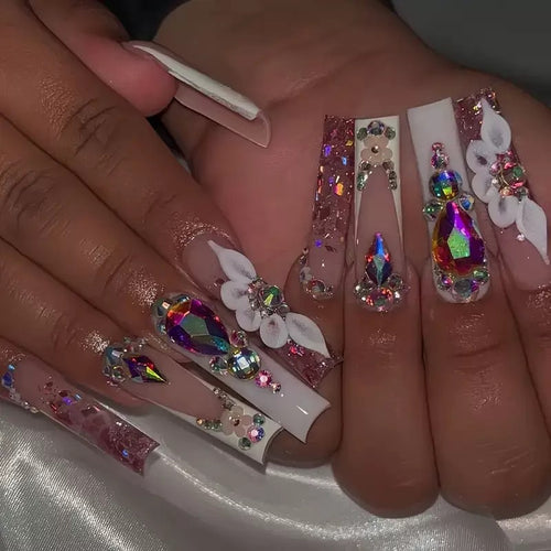 Glamouröse 3D Kristall-verzierte Nagelverlängerungen Karnz