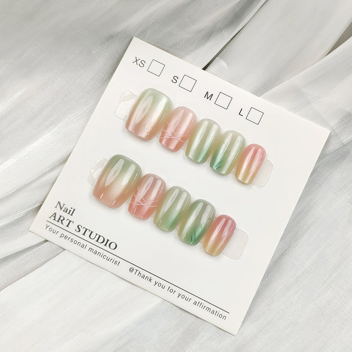 Kunstfingernägel mit Elegantem Ombre-Design Karnz