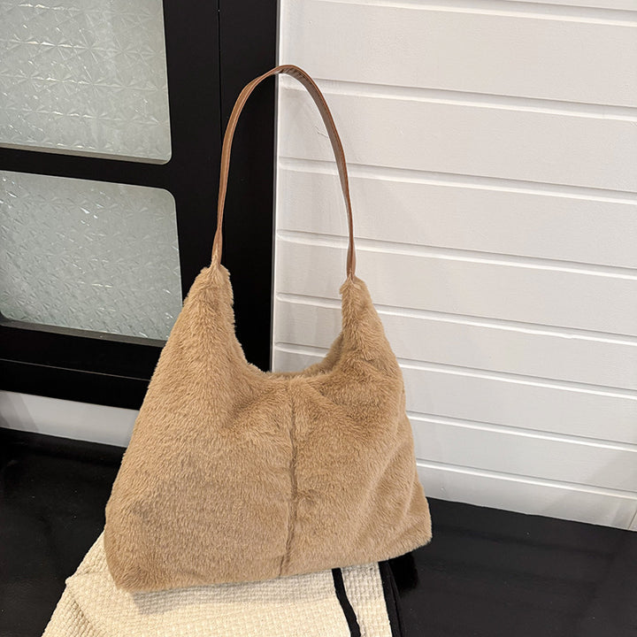 Luxuriöse Faux-Fur Schultertasche