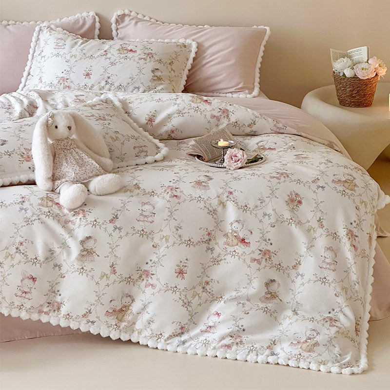 Plüsch Baumwoll Bettbezug Set mit Pom-Pom Rand und verspieltem Kinderzimmer Druck