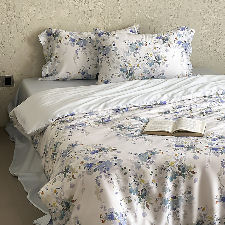 Luxuriöses Satin-Bettwäsche-Set mit floralem Aquarellprint und seidig-glänzendem Finish