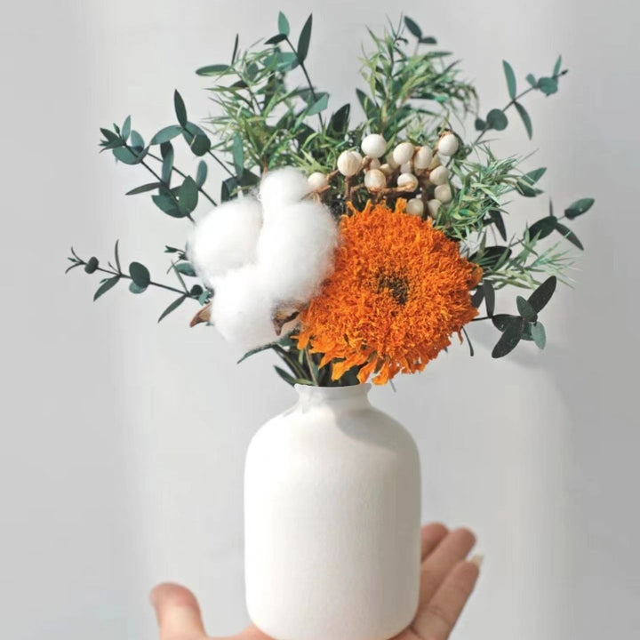 Getrocknete botanische Blumenanordnung