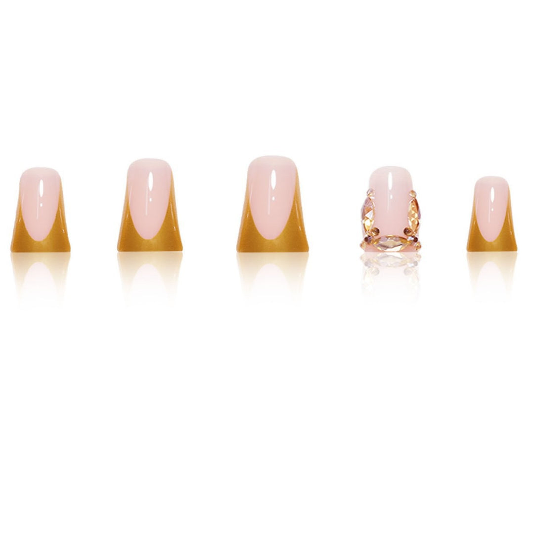 Luxus Acryl Nagelverstärkungen mit goldenen Akzenten Karnz