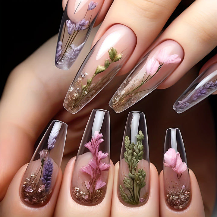 Kunstnägel mit Trockenblumen Karnz