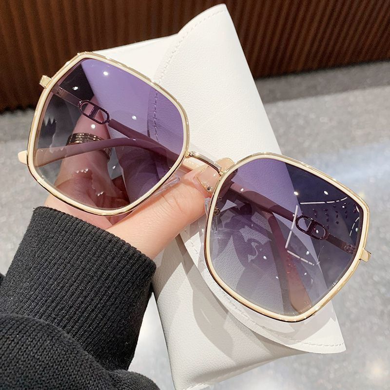 Damen stilvolle Sonnenbrille im modernen Design Karnz