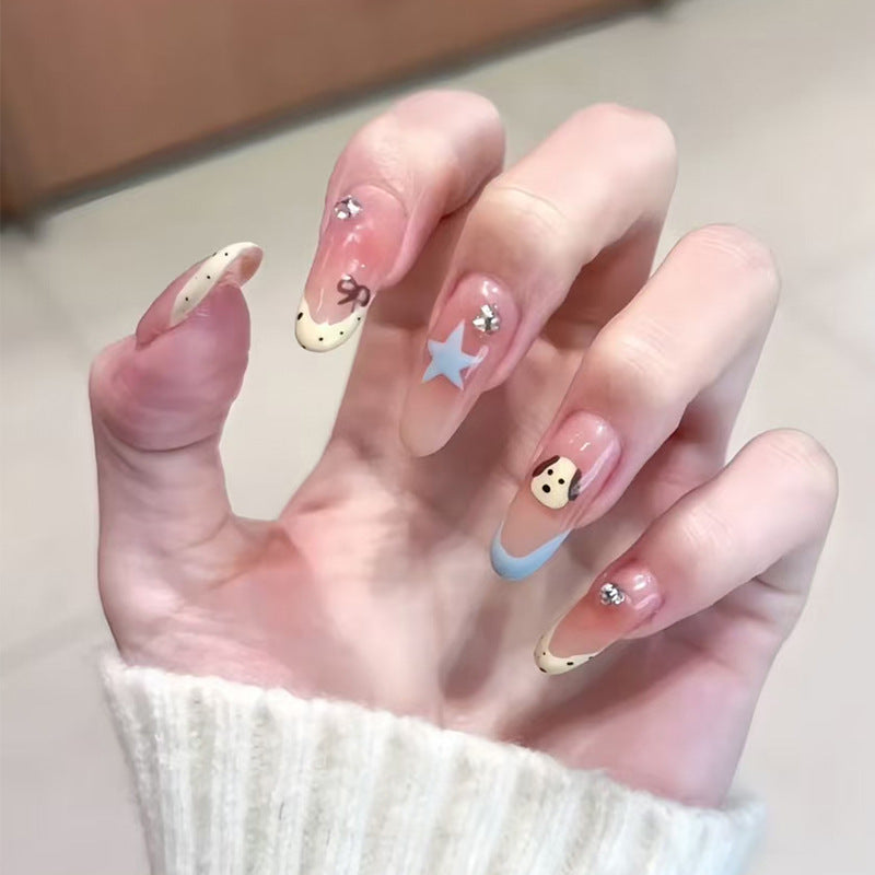 Kreatives thematisiertes Press-On Nagelset Karnz