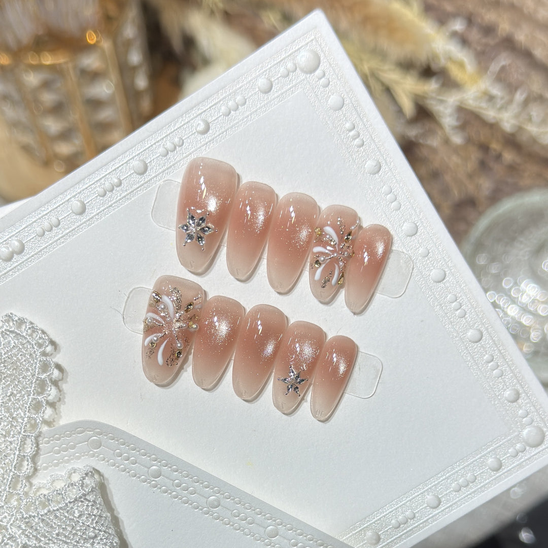 Elegantes Press-On-Nagelset mit dekorativen Sternakzenten Karnz