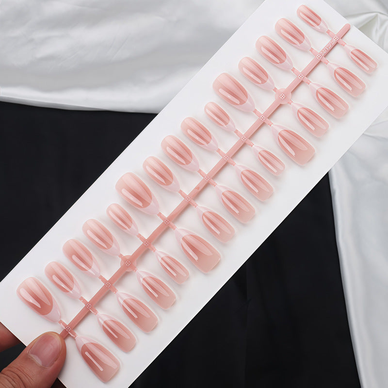 Elegante French Tip Aufklebenägel Karnz 1789388962