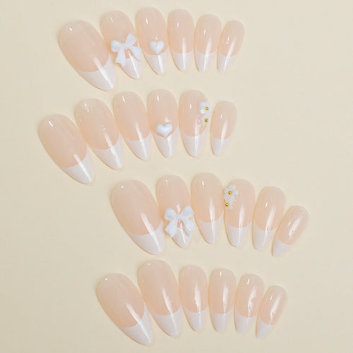 Künstliche Nagelspitzen mit verspielten 3D-Verzierungen Karnz
