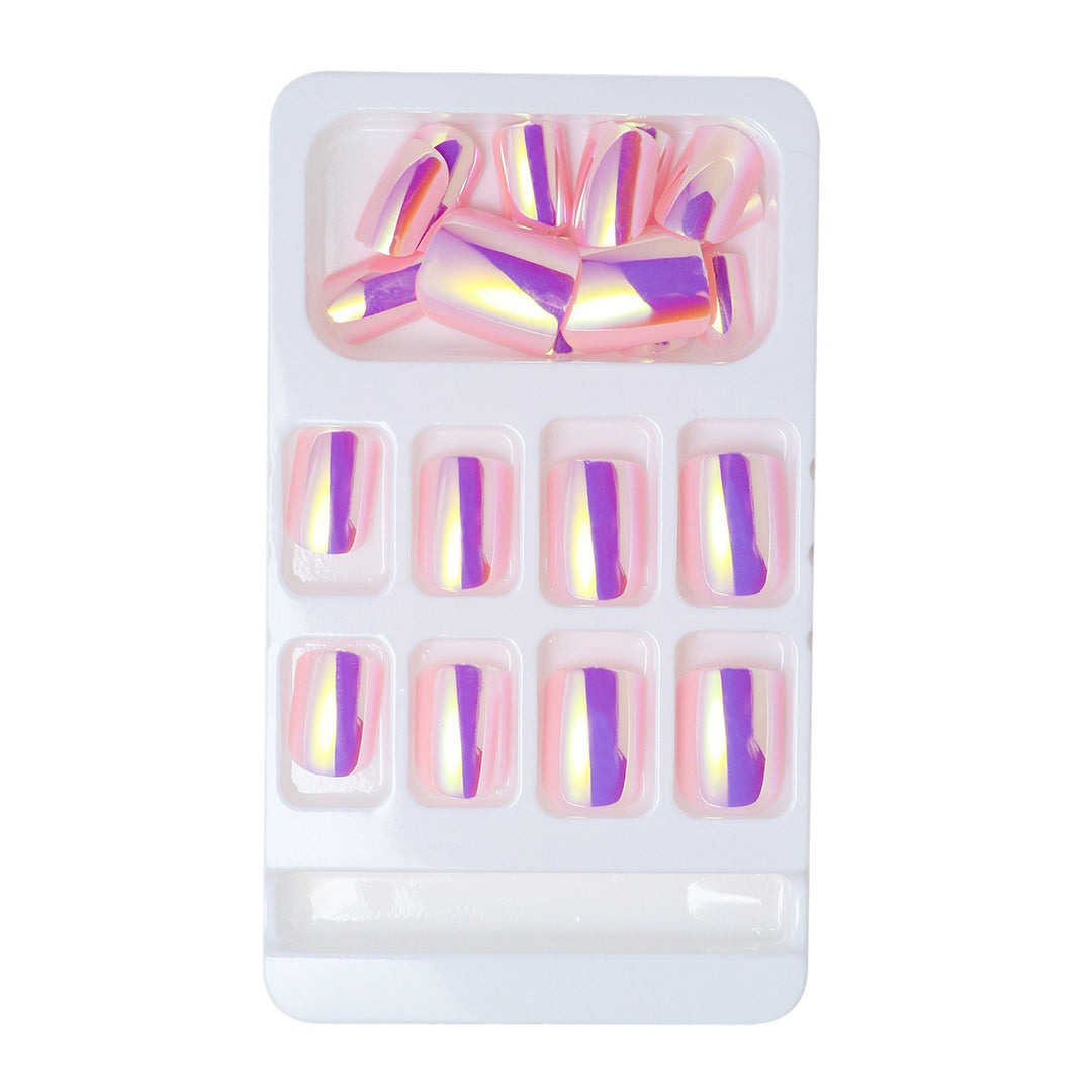 Elegante schillernde Press-On Nagelspitzen Karnz