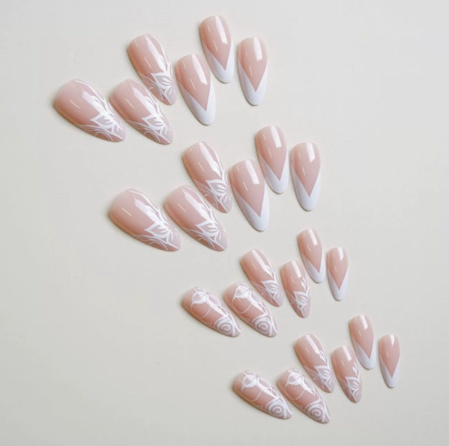 Künstlerische Florale Stiletto Nagelkunst Karnz
