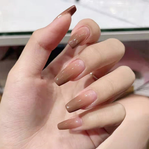 Kunstnägel mit elegantem Ombre-Effekt Karnz