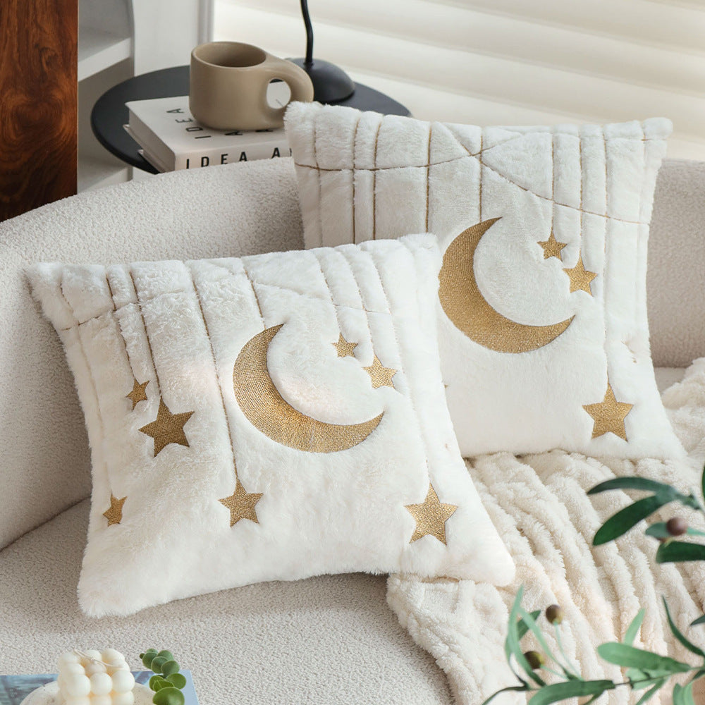 Quadratischer Kunstfell-Kissenbezug mit goldgesticktem Mond-und-Stern-Design und softem Innenfutter Karnz