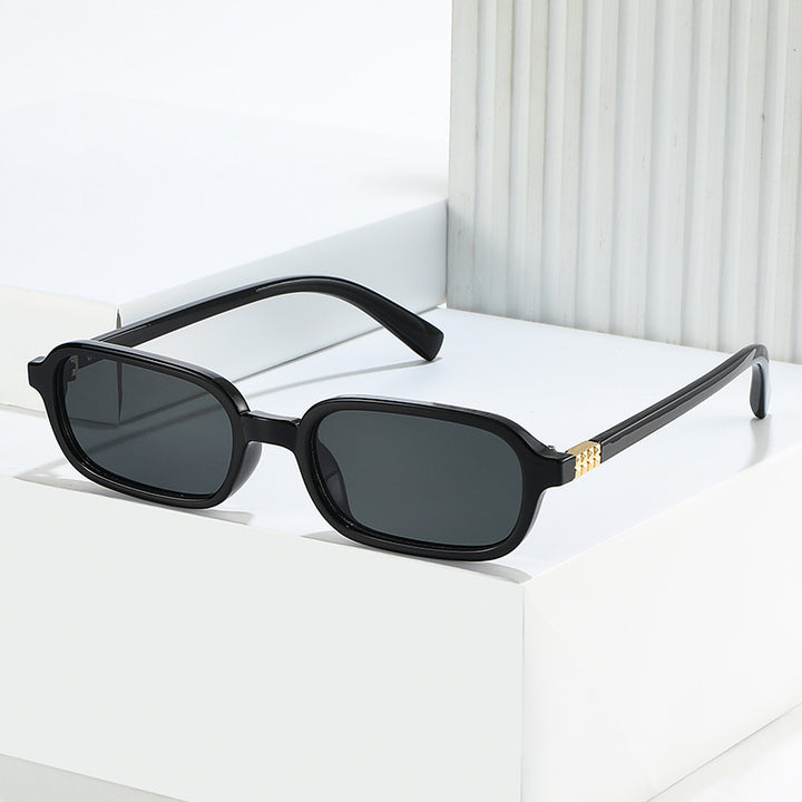 Chice Flachlinse Sonnenbrillen mit dekorativen Metalldetails Karnz