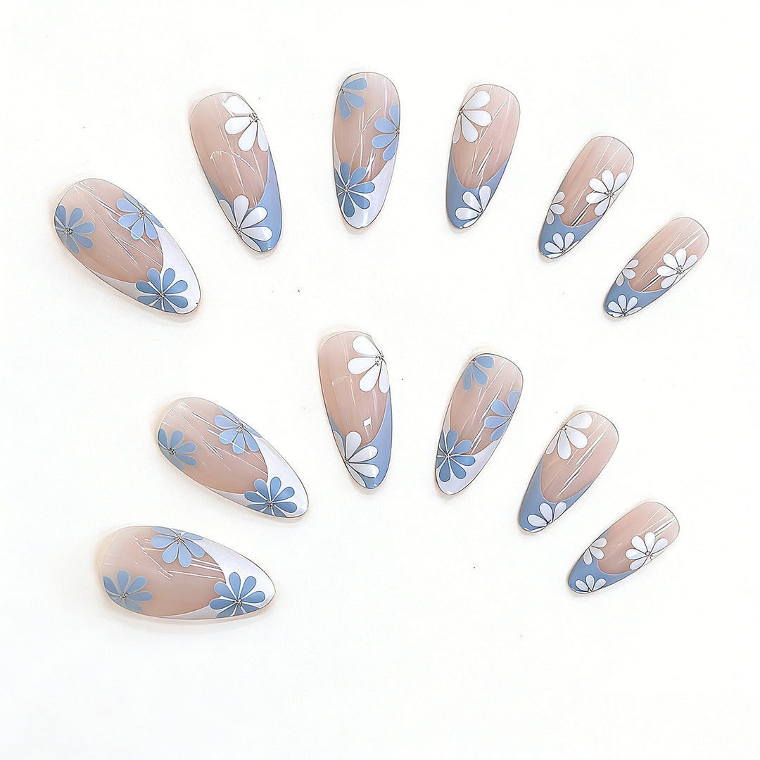 Florale Design Press-On Nagelset Karnz