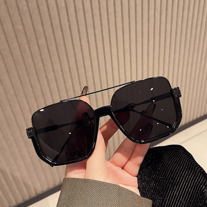 Damen oversized Sonnenbrille mit trendigem quadratischen Rahmen und schützendem UV-Filter Karnz