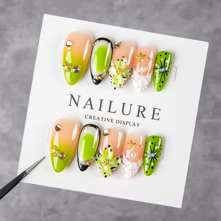 Dekoratives Press-On Nail Art Set mit floralen und Juwel-Akzenten