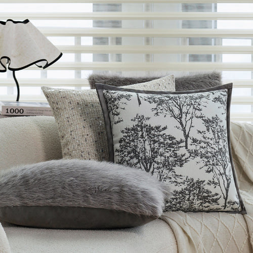 Quadratischer Zierkissenbezug mit fein gewebtem Baum‑Jacquard und samtiger Keder Karnz