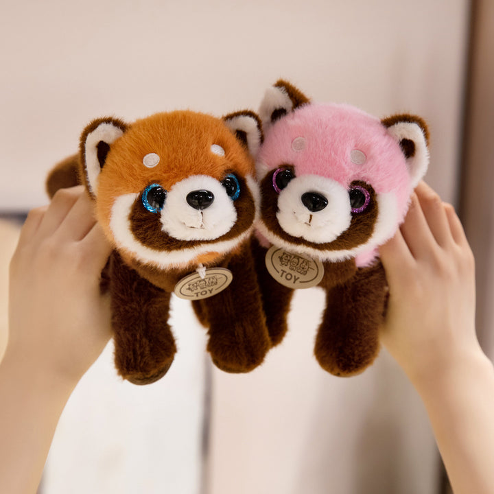 Kapuziner-Panda-Plüschsammlerstück mit funkelnden Augen & ultra-weichem Kunstfell Karnz