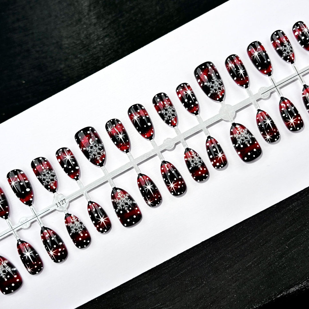 Festliche Schneeflocken Press-On Nagelkunst