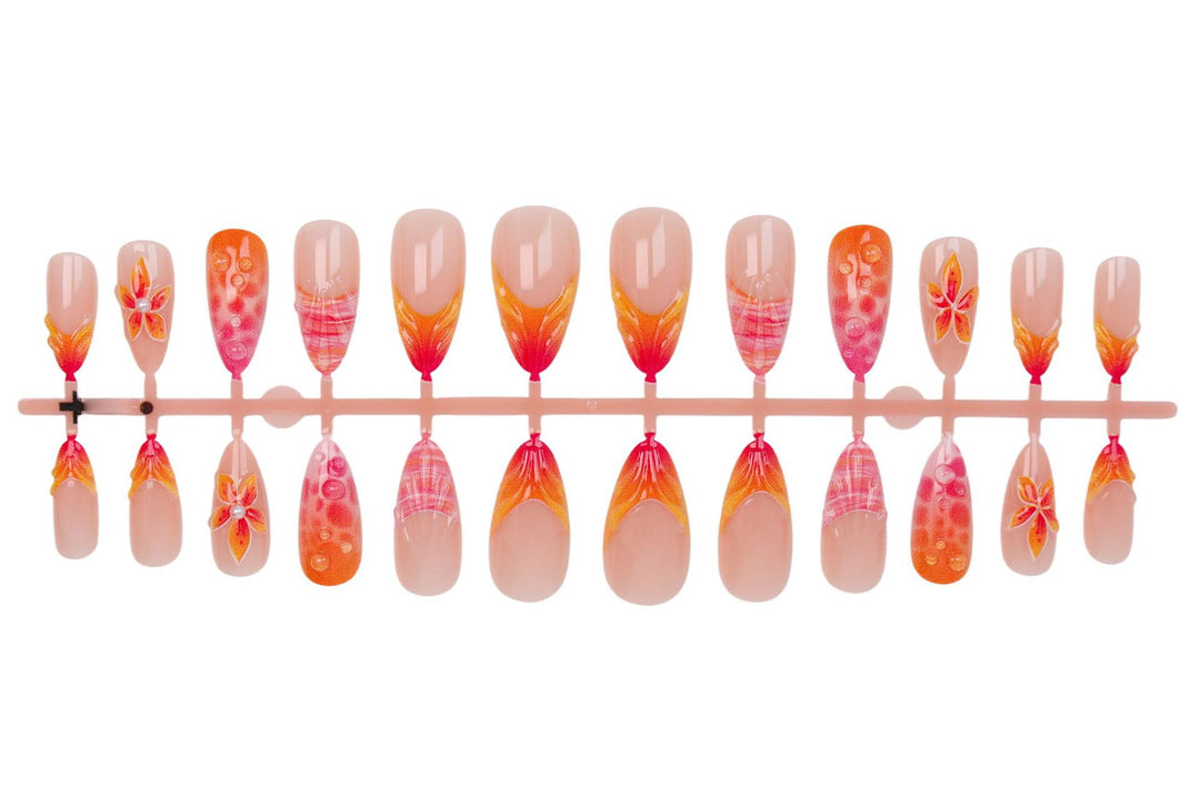 Kunstnagelset mit eleganten Blumen- und Farbverlauf-Designs Karnz