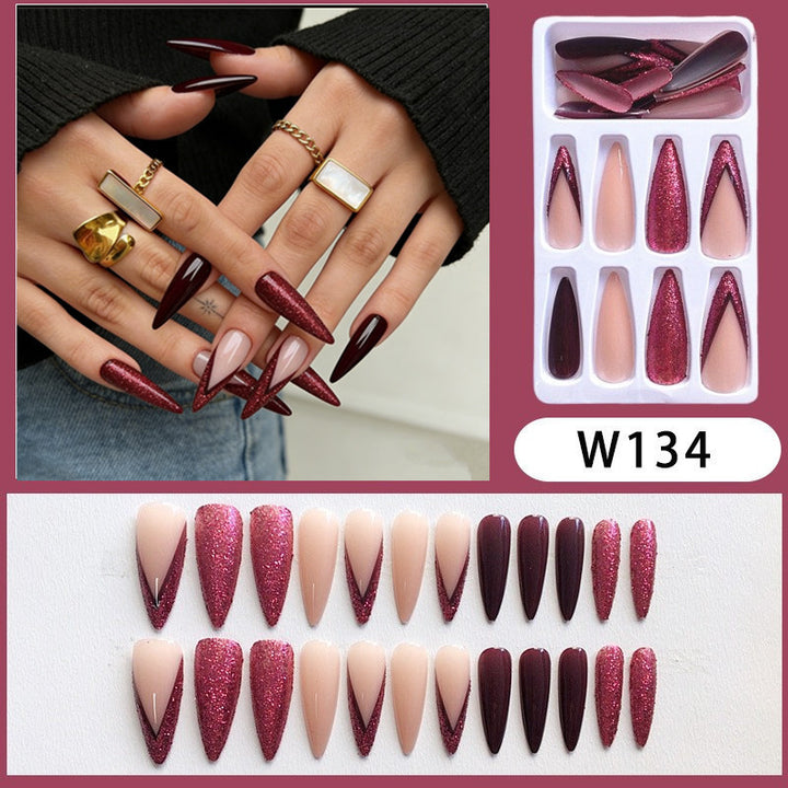 Elegantes Stiletto Press-On-Nagelset mit Glitzerakzenten