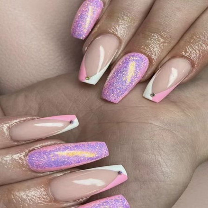 Dekorative glitzernde Press-On Nagelkunst Karnz