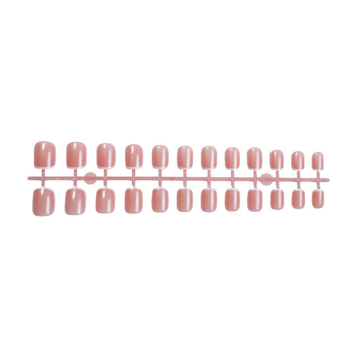 Kunstnagelset mit zartem Rosé-Finish Karnz