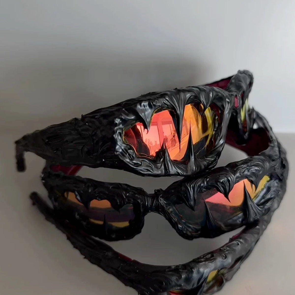 Damen Sportsonnenbrille mit kreativem Monster-Design Karnz