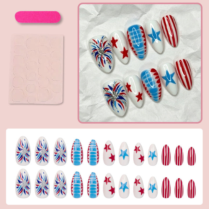 Kunstnagelset mit kreativen Sternenmuster und glamourösem Design Karnz