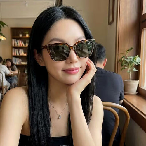 Damen geometrische Sonnenbrille mit schützendem UV-Filter und stylischem Schildpatt-Design Karnz