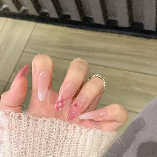 Künstlerische Acryl-Nagelerweiterungen Karnz