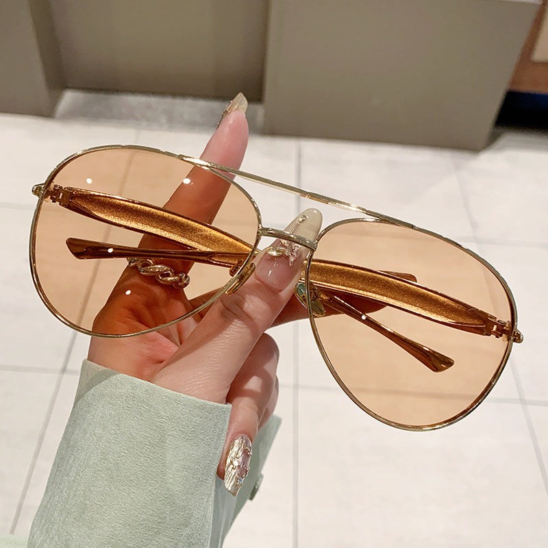 Damen exklusive Designer-Brille mit eleganten Details und hochwertigem Metallrahmen Karnz