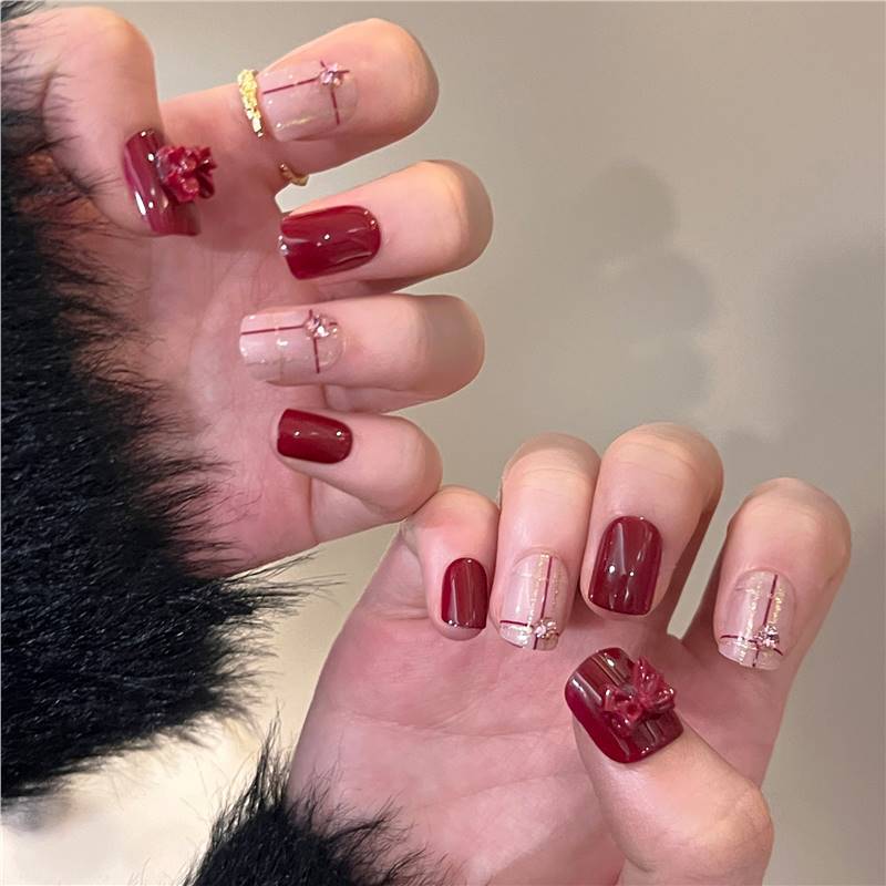 Dekoratives Press-On Nagelkunstset mit 3D Schleifenakzenten Karnz