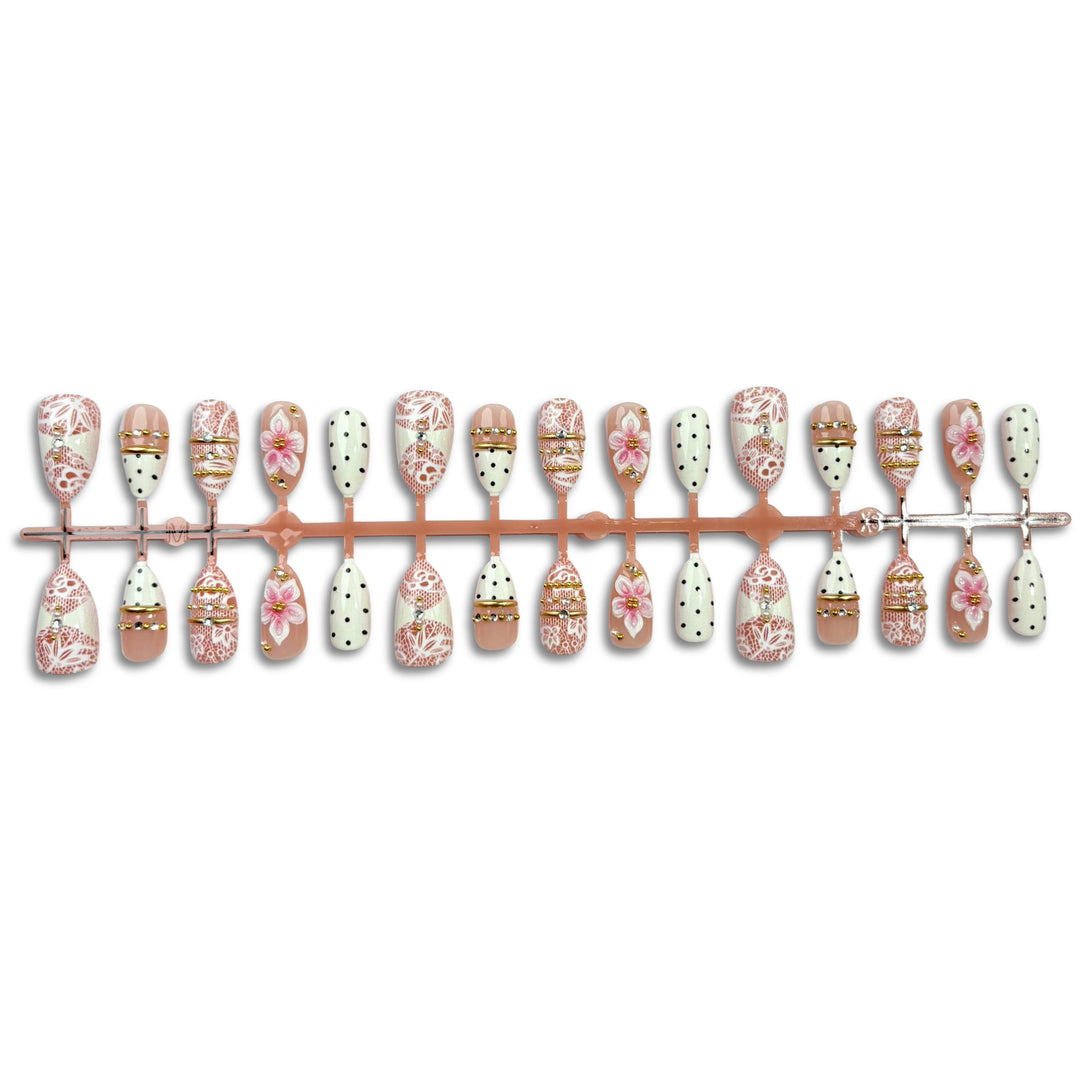 Dekoratives Floral- und mit Edelsteinen verziertes Press-On-Nagelset