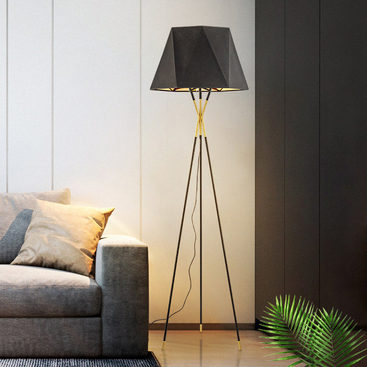 Moderne geometrische Stehlampe mit Dreibeinbasis