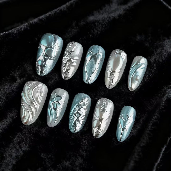 Künstlerisches Metallisches Press-On Nagelset Karnz
