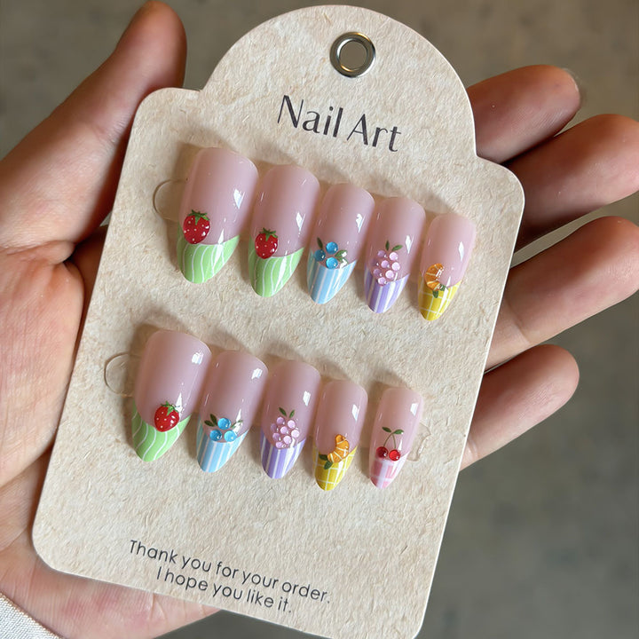 Frucht-inspiriertes künstlerisches Press-On-Nagelset Karnz