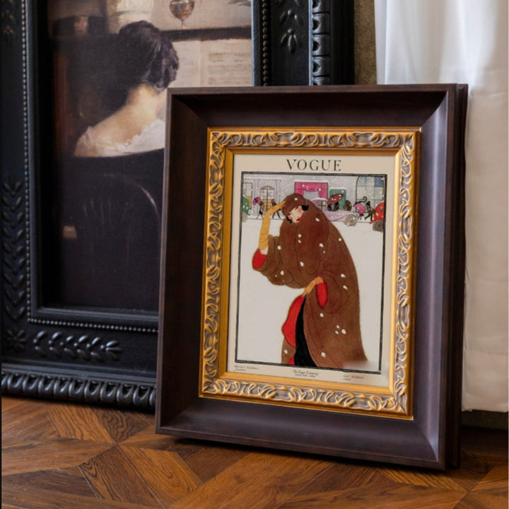 Wandkunst mit ornamentalem Rahmen