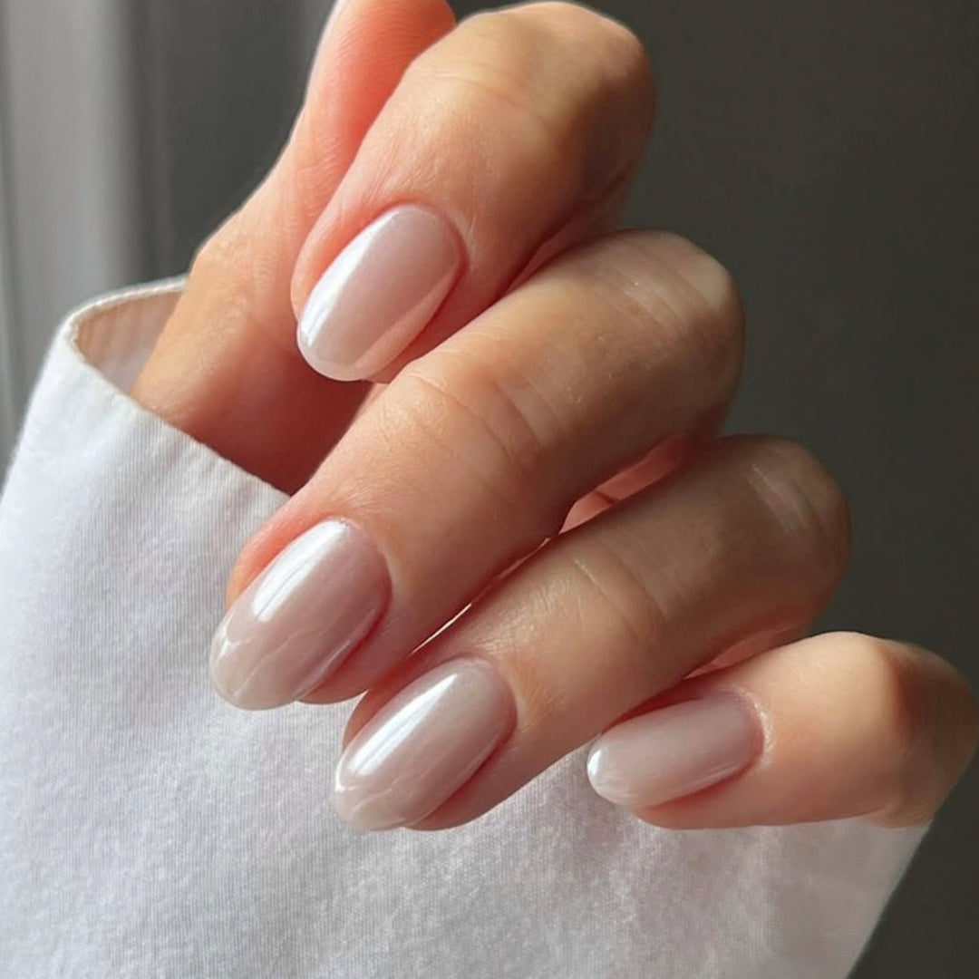 Elegante Gel-Nägel mit natürlichem Glanz Karnz