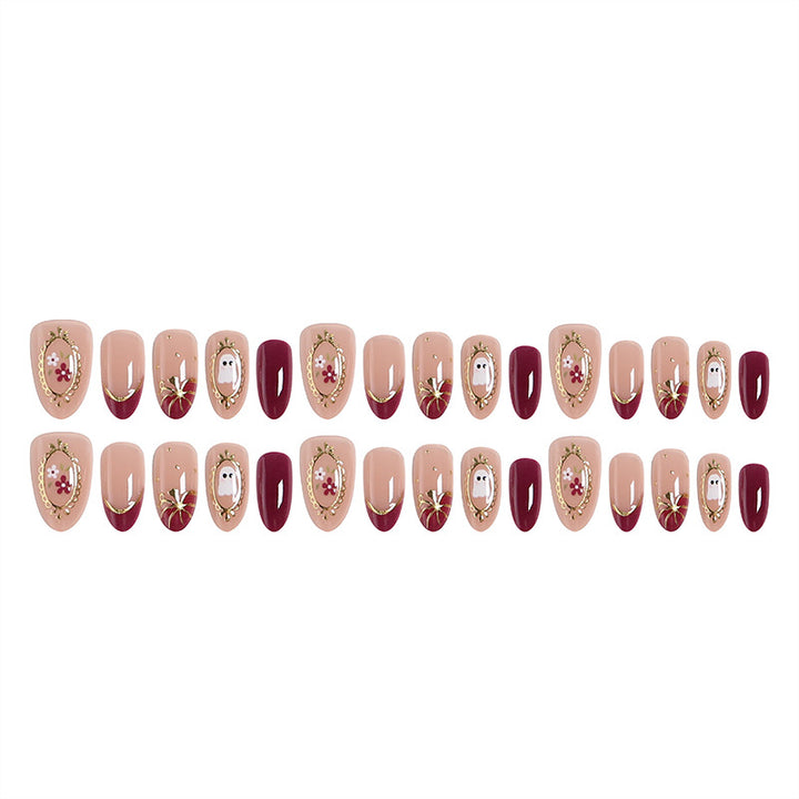 Kunstvolle Nagelspitzen mit herbstlichem Design Karnz