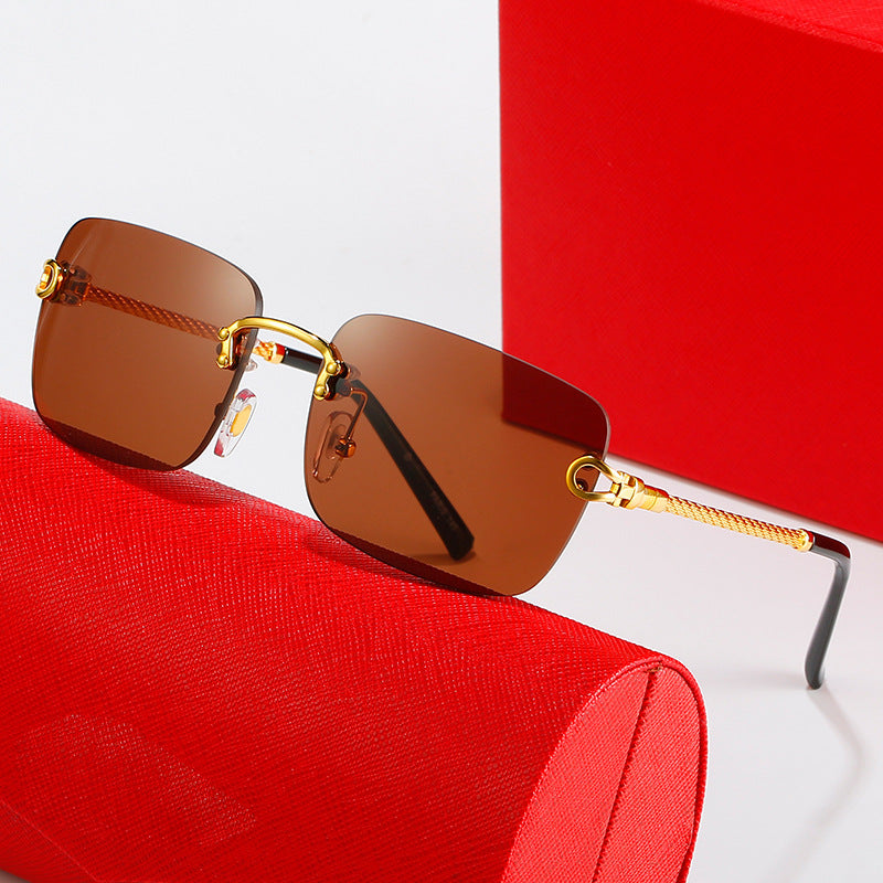 Damen quadratische Sonnenbrille mit luxuriösem, goldverziertem Rahmen und schützenden Gläsern Karnz