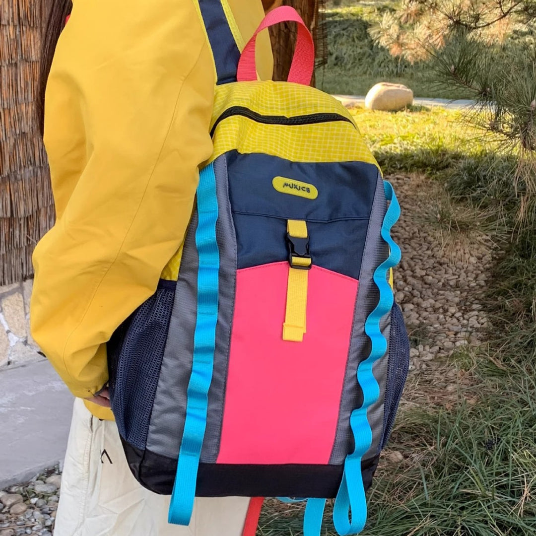 Farbenfroher Abenteuer-Rucksack