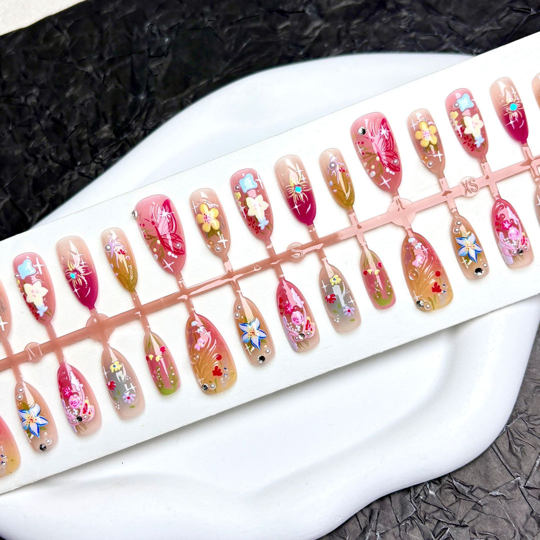 Künstlerisches Floral Press-On Nagelset