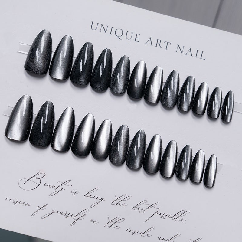 Press-On Nail Art Set mit Metallic-Finish