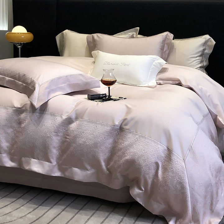 Premium-Baumwollsatin-Bettwäschegarnitur mit strukturierter Matelassé-Bordüre und Hotelverschluss