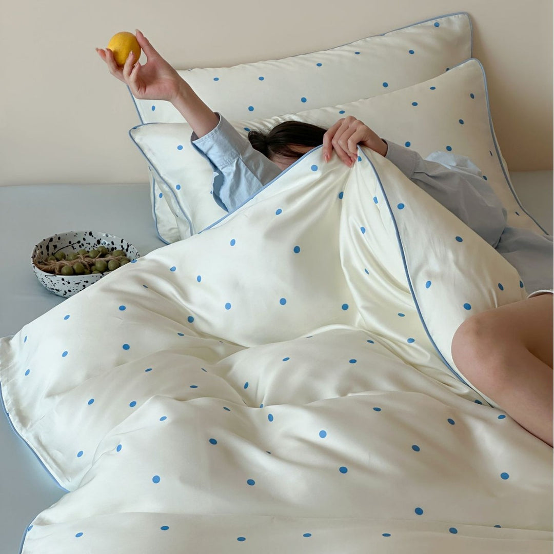 Polka-Dot Baumwollsatin Bettbezug Set mit kontrastfarbiger Paspel und Kissenbezügen