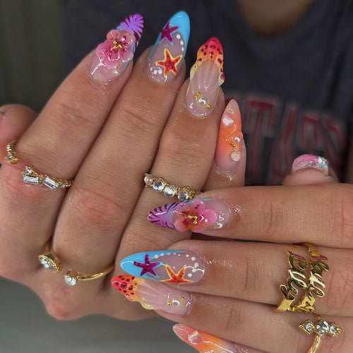 Künstlerisch von Tropen inspirierte Press-On Nagelkunst Karnz