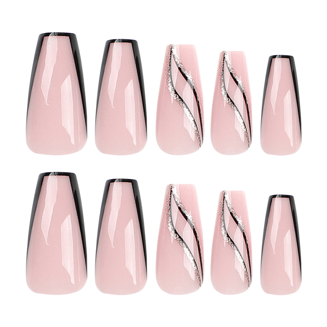 Kunstvolle Nagelverlängerungen mit elegantem Design Karnz